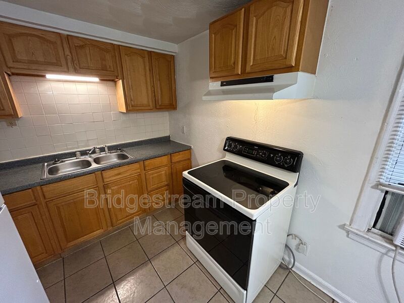 Ground Floor 2 Bed, 1 Bath Unit in Northwest Dayton property image