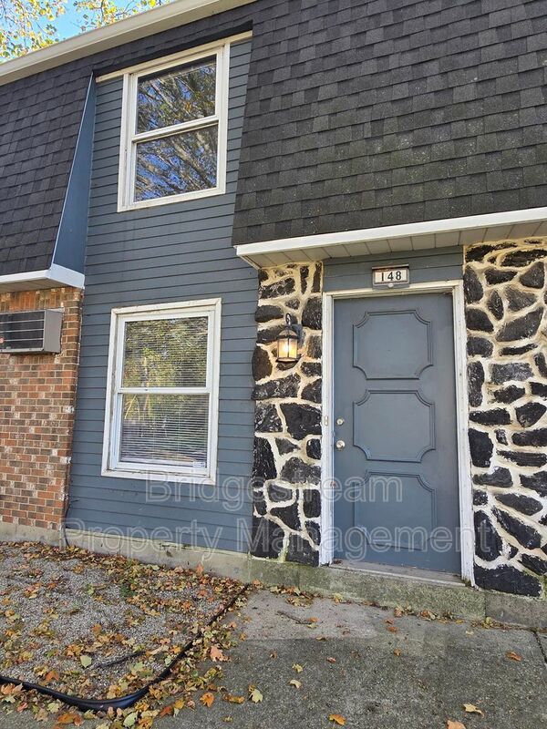 Cozy 2 Bed, 1.5 Bath Townhome in Fairborn property image