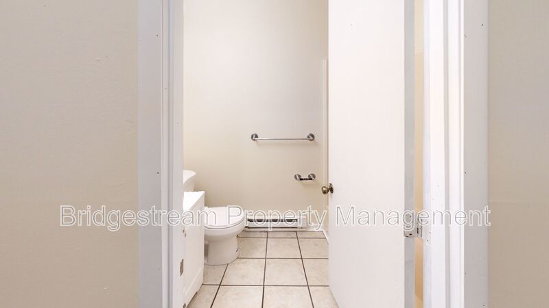 Newly Renovated Studio Apartment Now Available property image