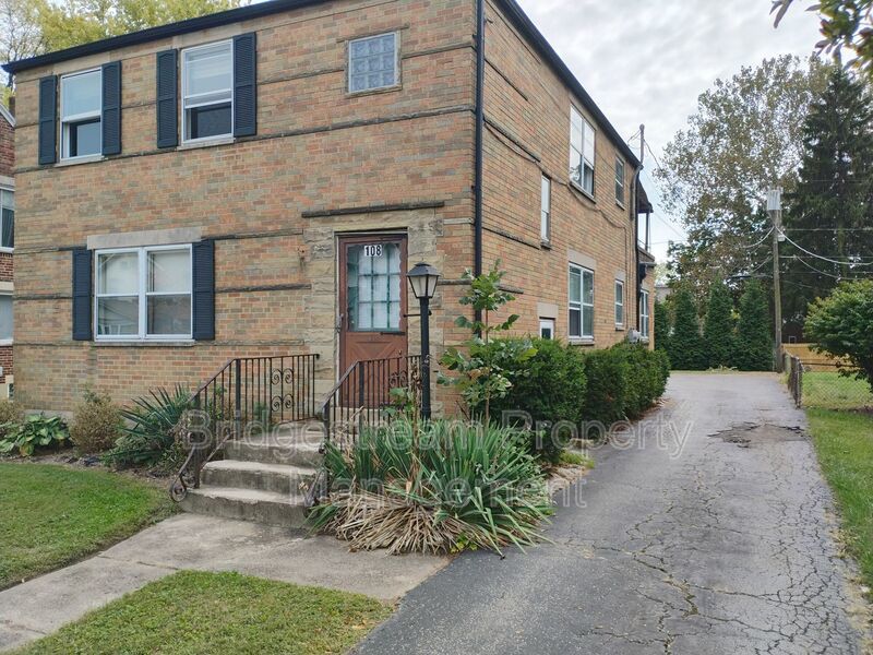 Cozy 2 Bed, 1 Bath Upstairs Unit property image