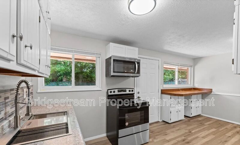 Beautifully Renovated 3 Bed, 2 Bath Home in Huber Heights property image