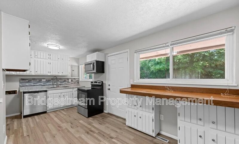 Beautifully Renovated 3 Bed, 2 Bath Home in Huber Heights property image