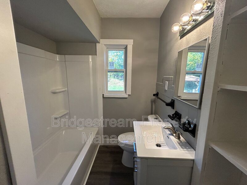 Cozy 4 Bed, 2 Bath Home in Dayton property image