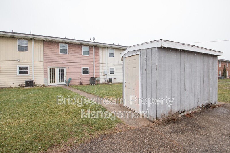 Cozy 3 Bed, 1.5 Bath Townhome Coming Soon! property image