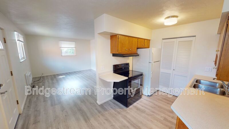 Cozy 1 Bed, 1 Bath Apartment in East Dayton with Off-Street Parking property image