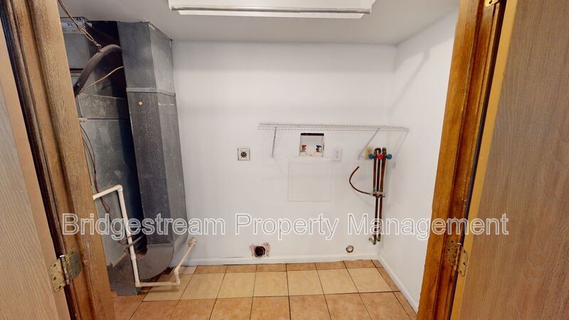 Cozy 2 Bed, 1.5 Bath Townhome in Centerville property image