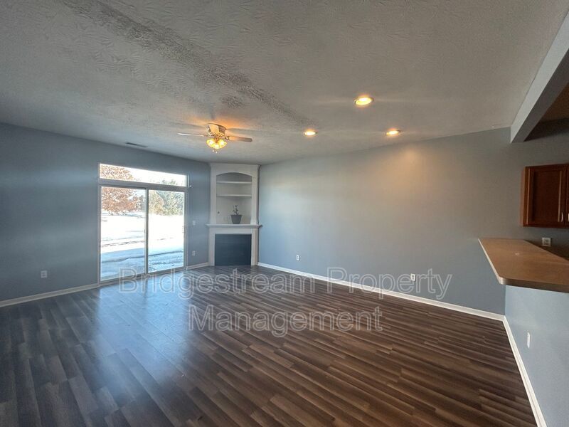 Beautiful 2 Bed, 1.5 Bath Townhome property image