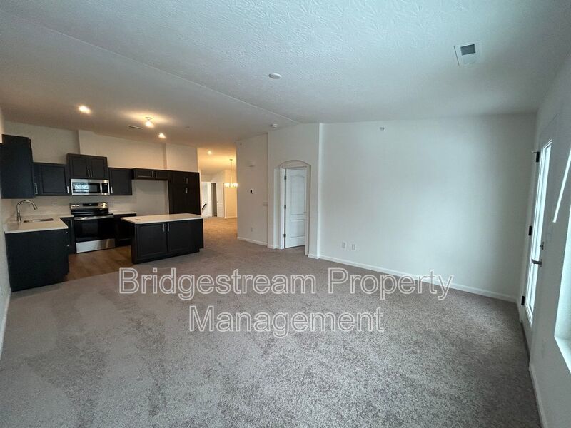 Newly Constructed 2 Bed, 2 Bath Condo in Beavercreek property image