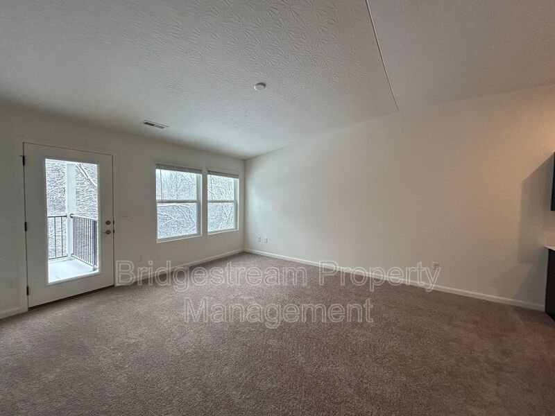 Newly Constructed 2 Bed, 2 Bath Condo in Beavercreek property image