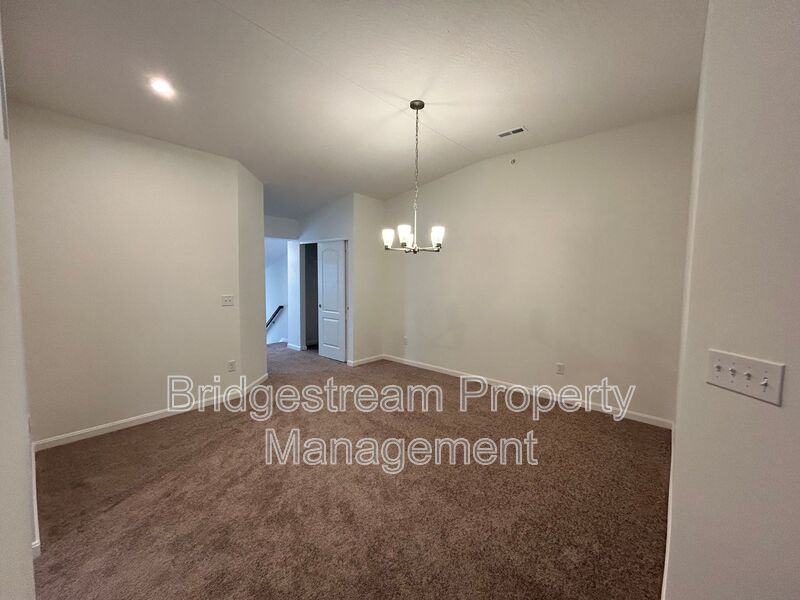 Newly Constructed 2 Bed, 2 Bath Condo in Beavercreek property image