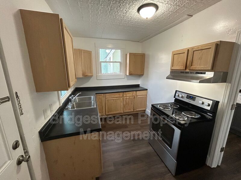 Beautiful 3 Bed, 2 Bath Home Now Available property image