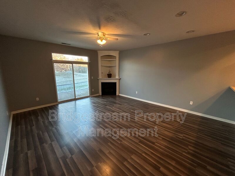 Beautiful 2 Bed, 1.5 Bath Townhome property image