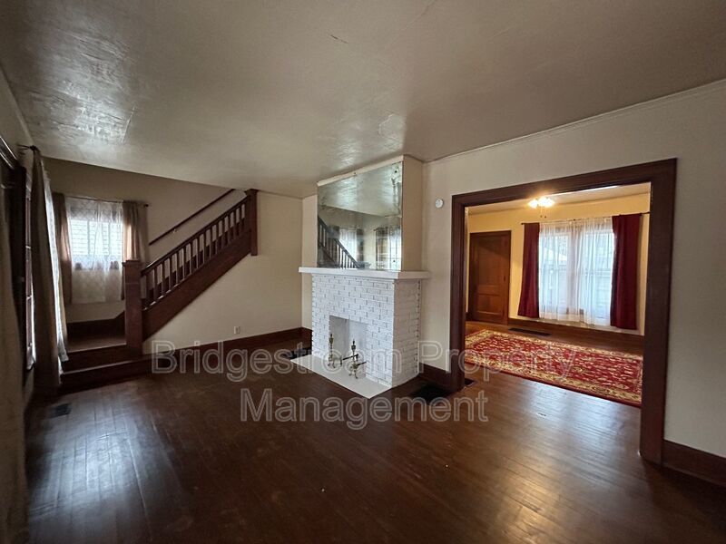 Cozy Newly Renovated 2 Bed, 1 Bath Home Now Available property image
