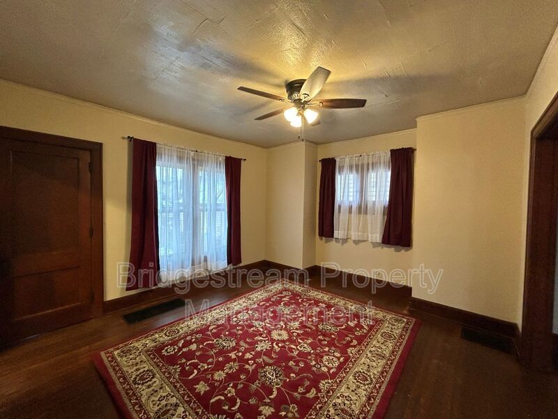 Cozy Newly Renovated 2 Bed, 1 Bath Home Now Available property image