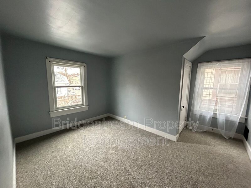 Cozy Newly Renovated 2 Bed, 1 Bath Home Now Available property image