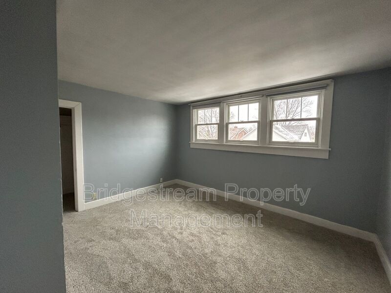 Cozy Newly Renovated 2 Bed, 1 Bath Home Now Available property image