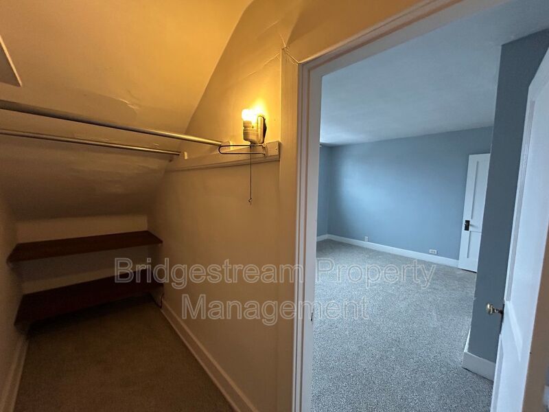 Cozy Newly Renovated 2 Bed, 1 Bath Home Now Available property image