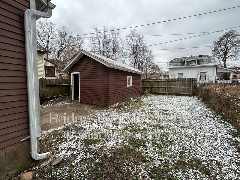 Cozy Newly Renovated 2 Bed, 1 Bath Home Now Available property image