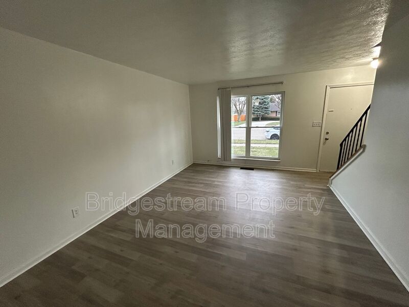 Cozy 2 Bed, 1 Bath Townhome in Vandalia property image