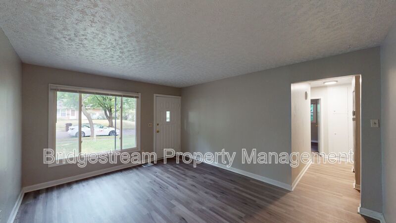 Cozy 3 bed, 1.5 bath home with 1 car attached garage in Northwest Dayton property image