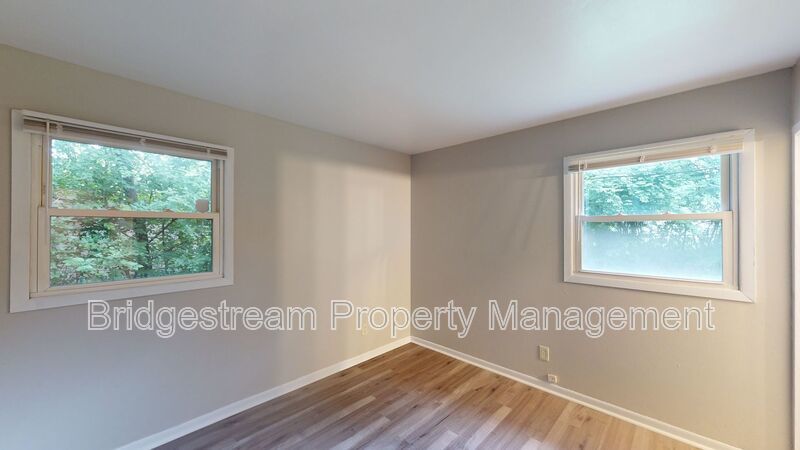 Cozy 3 bed, 1.5 bath home with 1 car attached garage in Northwest Dayton property image