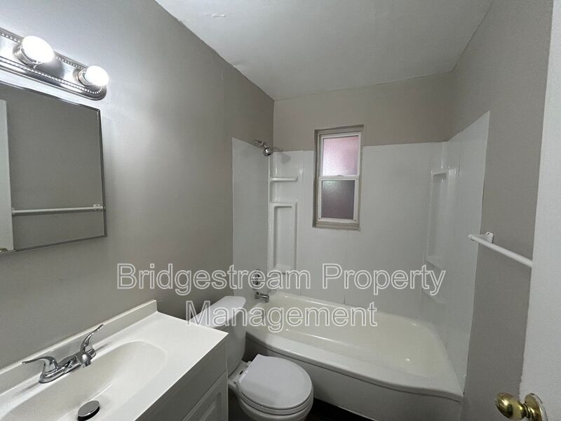 Cozy 2 Bed, 1 Bath Unit Coming Soon! property image