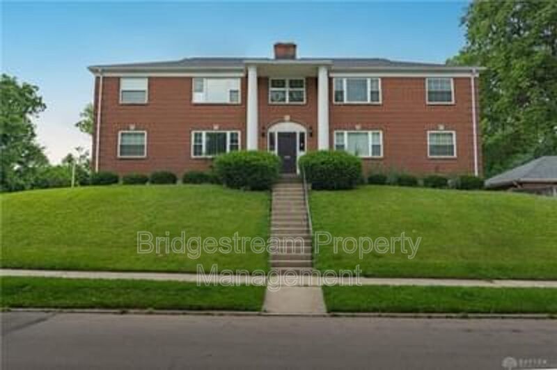 Cozy 2 Bed, 1 Bath Upstairs Unit Now Available property image