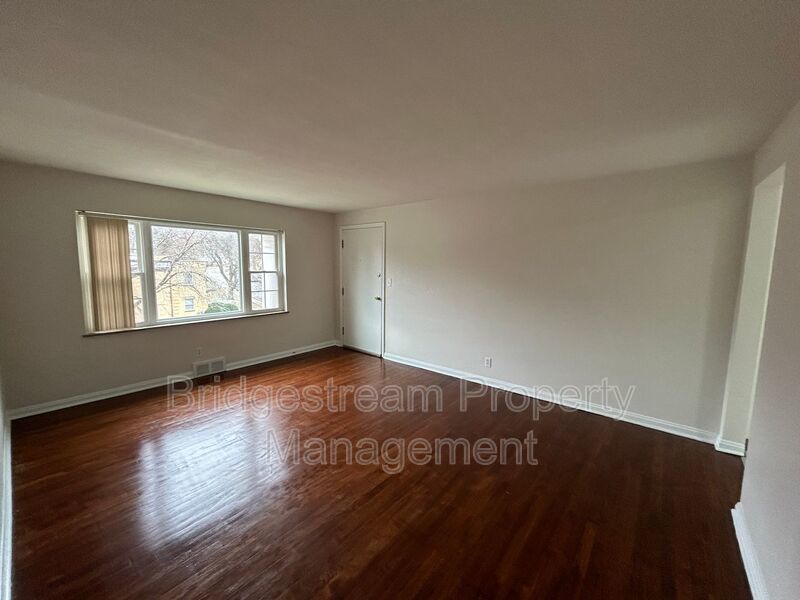 Cozy 2 Bed, 1 Bath Upstairs Unit Now Available property image