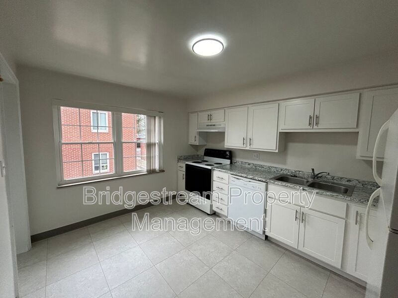 Cozy 2 Bed, 1 Bath Upstairs Unit Now Available property image