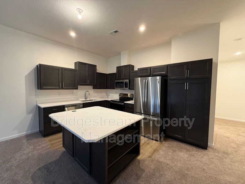Newly Constructed 2 Bed, 2 Bath Condo in Beavercreek property image