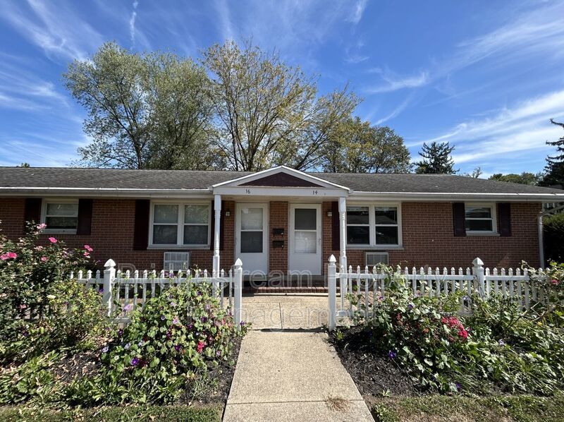 Cozy 2 Bed, 1 Bath Ranch Style Unit in Germantown Coming Soon property image
