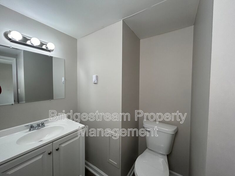 Cozy 2 Bed, 1.5 Apartment in Trotwood Now Available property image