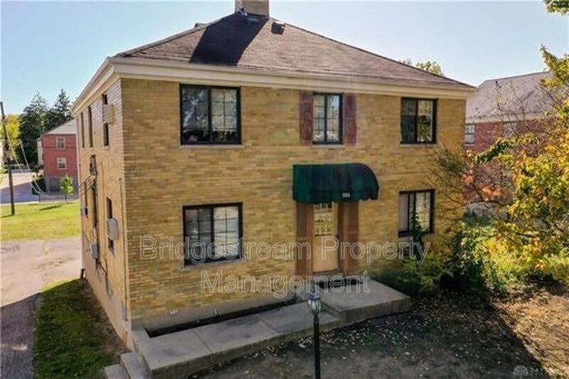 Cozy Upstairs 1 Bed, 1 Bath Unit property image