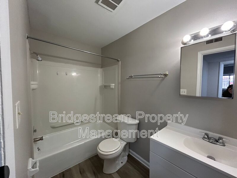 Newly Renovated 1-Bed 1-Bath Downstairs Unit In Clayton property image