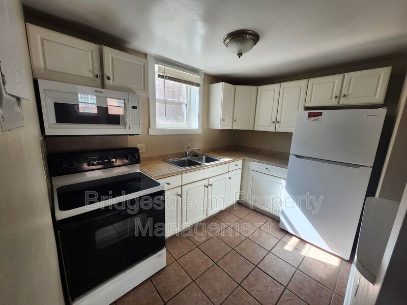 Newly Renovated Lower level 2 Bed, 1 Bath Apartment property image
