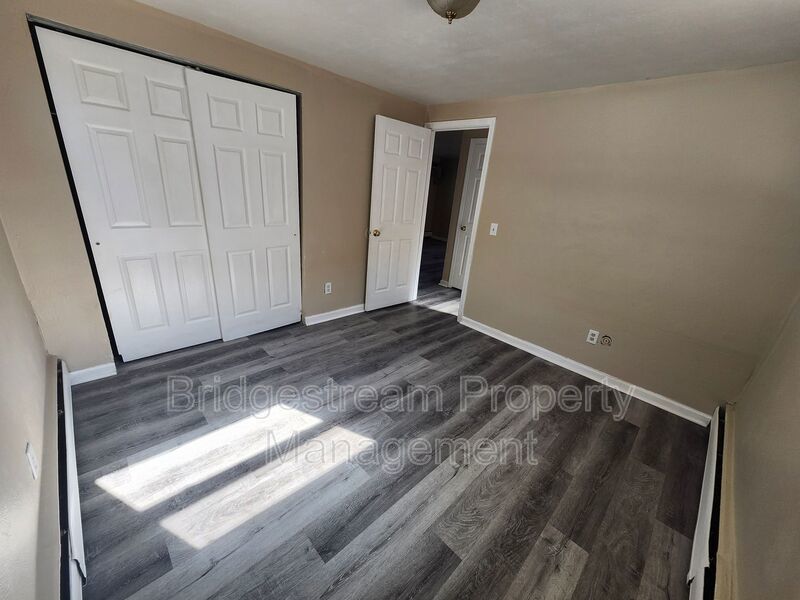 Newly Renovated Lower level 2 Bed, 1 Bath Apartment property image