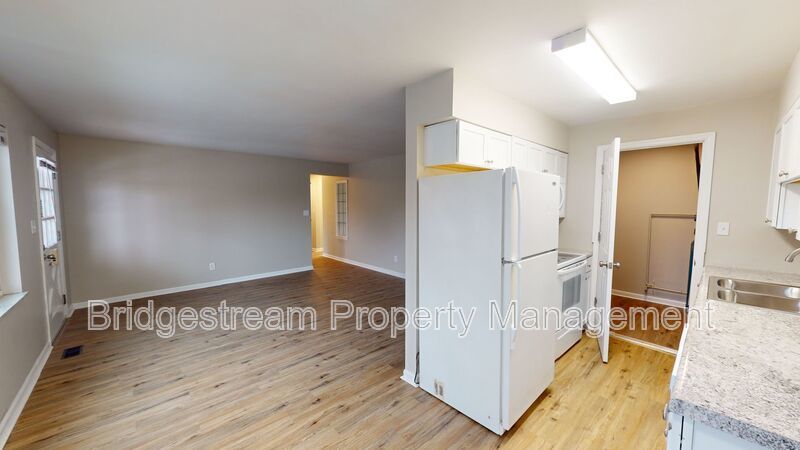 Beautifully Renovated 2 Bed, 2 Bath Unit in Centerville property image