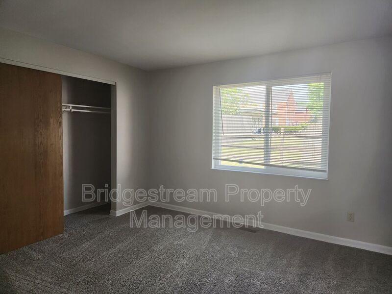 Beautifully Renovated 2 Bed, 2 Bath Unit in Centerville property image