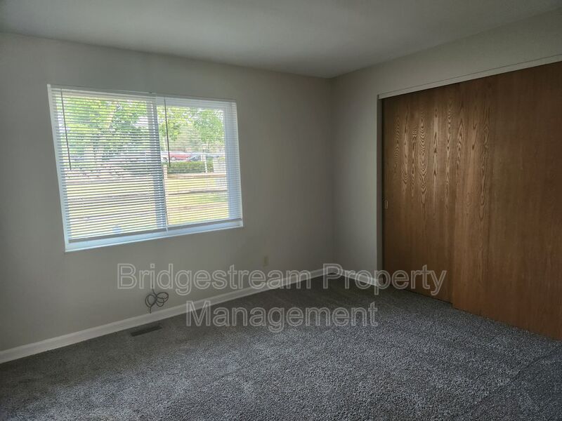 Beautifully Renovated 2 Bed, 2 Bath Unit in Centerville property image