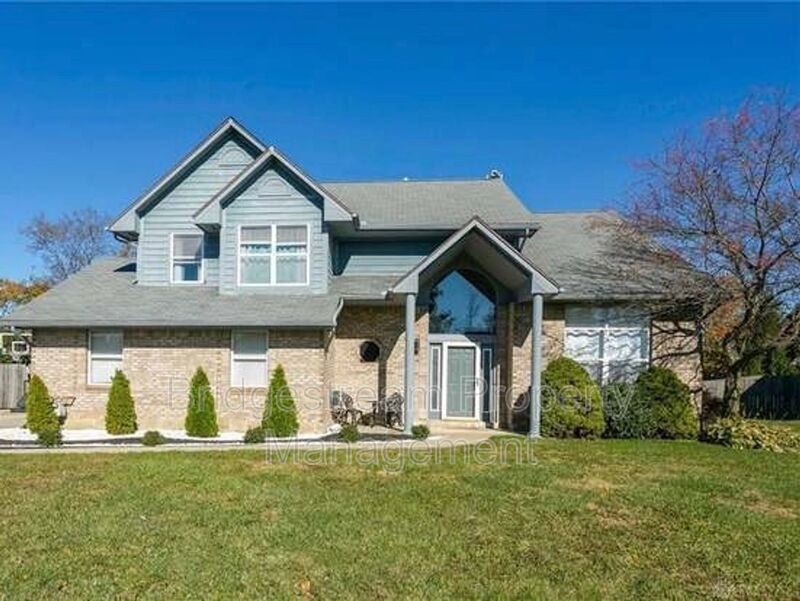 Spacious 3 Bedroom, 3 Bathroom Home on a Private Cul-de-Sac property image