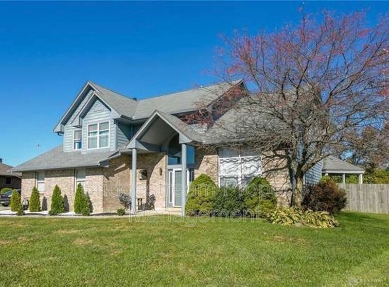 Spacious 3 Bedroom, 3 Bathroom Home on a Private Cul-de-Sac property image