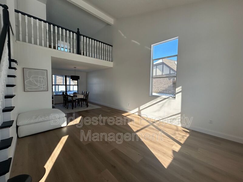 Spacious 3 Bedroom, 3 Bathroom Home on a Private Cul-de-Sac property image