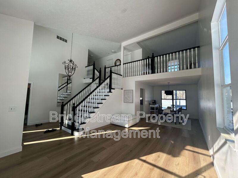 Spacious 3 Bedroom, 3 Bathroom Home on a Private Cul-de-Sac property image