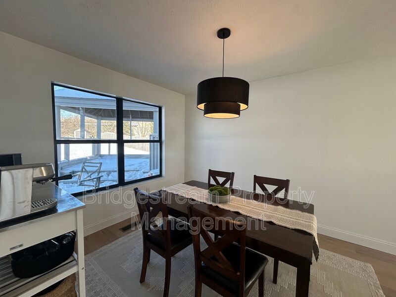 Spacious 3 Bedroom, 3 Bathroom Home on a Private Cul-de-Sac property image