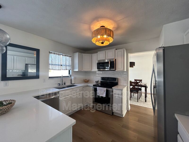 Spacious 3 Bedroom, 3 Bathroom Home on a Private Cul-de-Sac property image