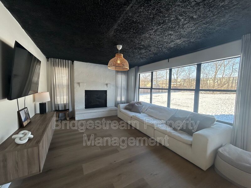 Spacious 3 Bedroom, 3 Bathroom Home on a Private Cul-de-Sac property image