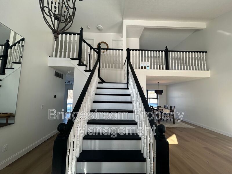 Spacious 3 Bedroom, 3 Bathroom Home on a Private Cul-de-Sac property image