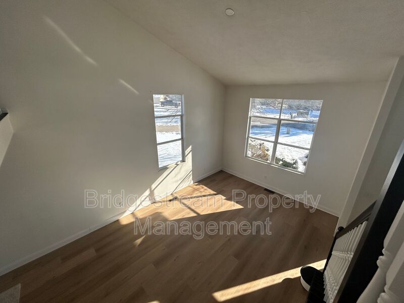 Spacious 3 Bedroom, 3 Bathroom Home on a Private Cul-de-Sac property image