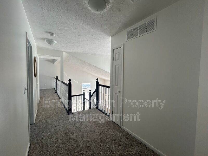 Spacious 3 Bedroom, 3 Bathroom Home on a Private Cul-de-Sac property image