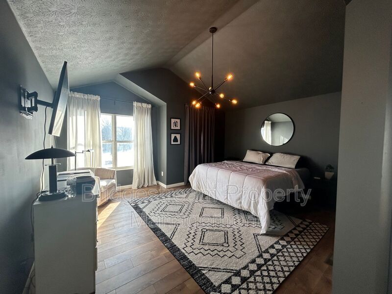 Spacious 3 Bedroom, 3 Bathroom Home on a Private Cul-de-Sac property image